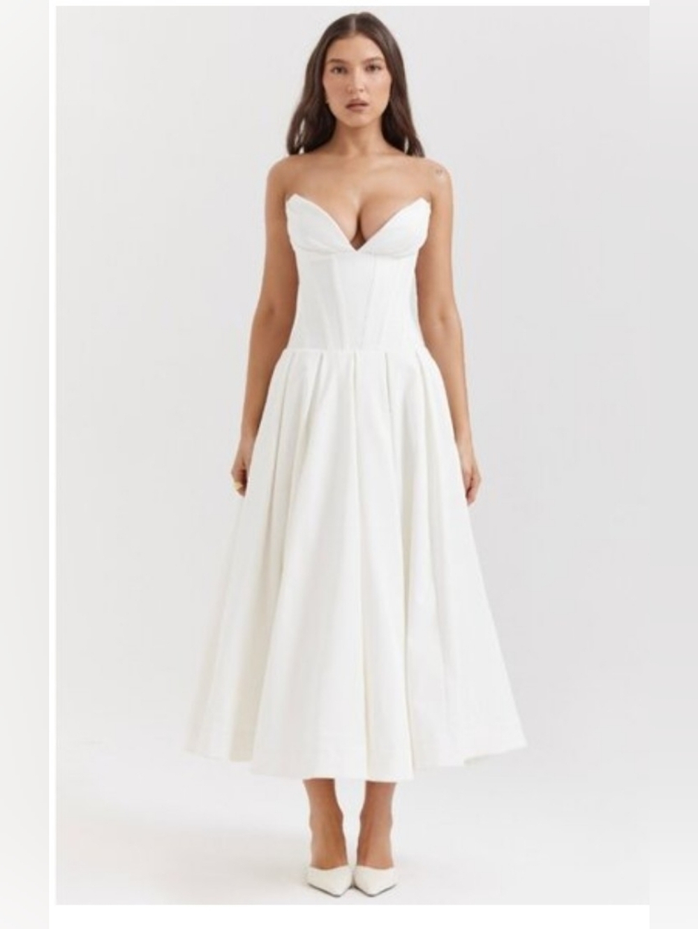 Lady Strapless Midi Dress
HOUSE OF CB. - Picture 2 of 13